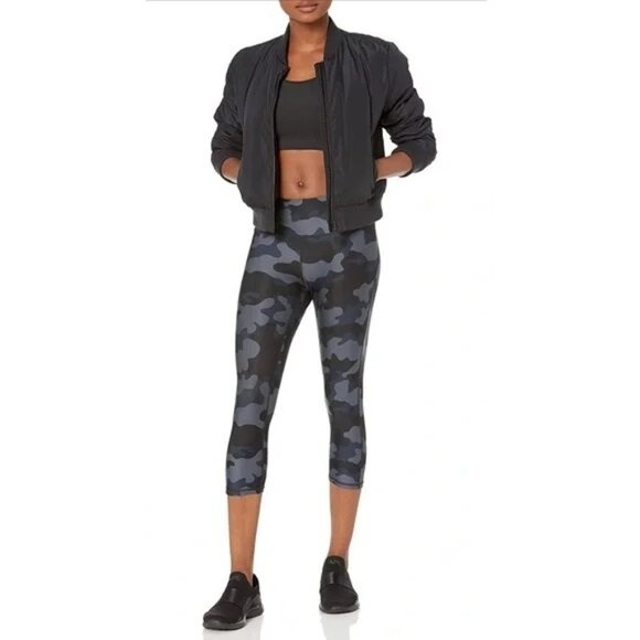 2/$30 Amazon Essentials Camouflage Capri Leggings Active Workout Small #9977 - Picture 1 of 9